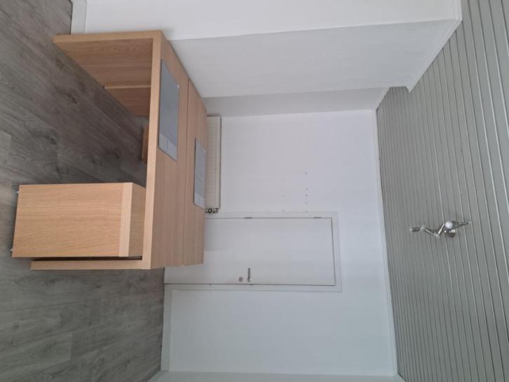 2 BUREAU's met uittrekbaar verlengstuk, Huis en Inrichting, Bureaus, Zo goed als nieuw, Bureau, Met wielen, Ophalen