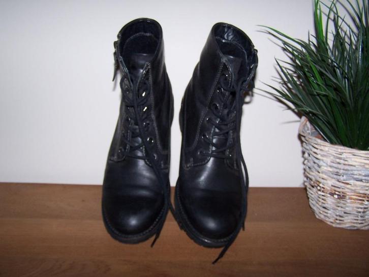 Enkellaarzen, Kinderen en Baby's, Kinderkleding | Schoenen en Sokken, Zo goed als nieuw, Laarzen, Meisje, Ophalen of Verzenden