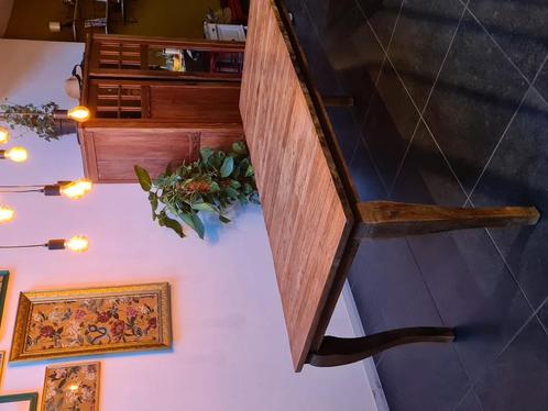 Massieve houten eettafel landelijke stijl
(6-8 pers.), Huis en Inrichting, Tafels | Eettafels, Ophalen