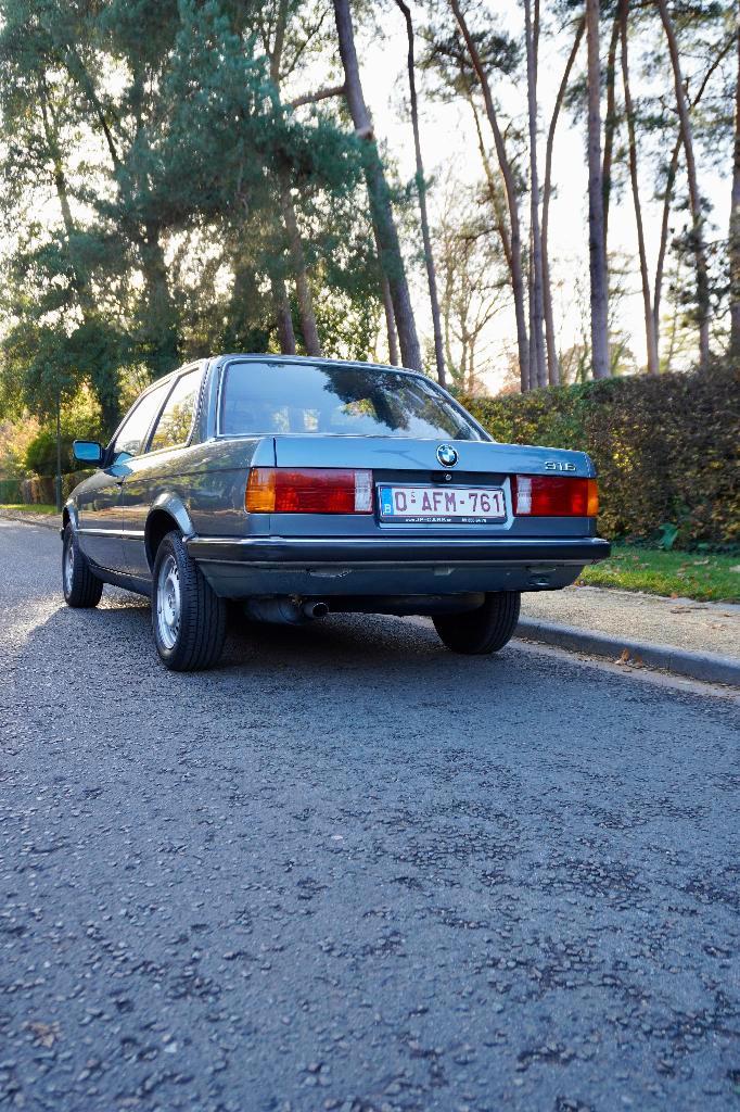BMW E30 316i Coupé 1983 — 111.500 km — Volledig origineel, Auto's, BMW, Particulier, 3 Reeks, Elektrische buitenspiegels, Lichtmetalen velgen