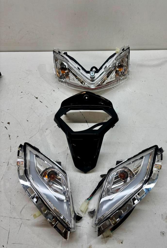 Onderdelen Sym Symphony ST 50I 2025, Fietsen en Brommers, Brommeronderdelen | Scooters, Zo goed als nieuw, SYM, Koplamp, Ophalen of Verzenden