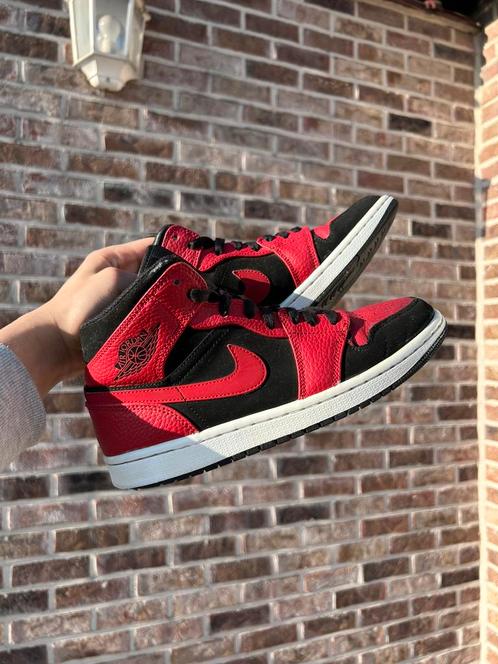 Air Jordan 1 mid “Reverse Bred”, Kleding | Heren, Schoenen, Nieuw, Sneakers, Overige kleuren, Ophalen of Verzenden
