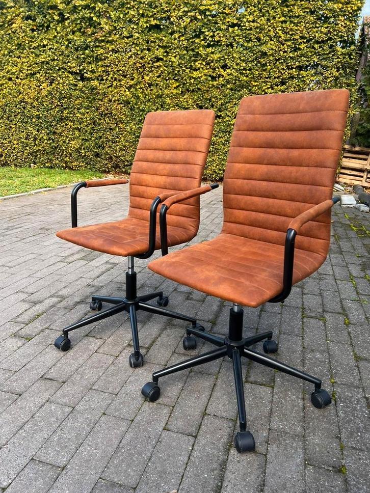2 mooie bureaustoelen, Huis en Inrichting, Bureaustoelen, Zo goed als nieuw, Bureaustoel, Bruin, Ophalen