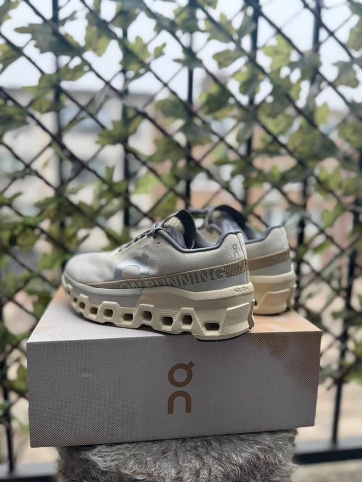 ON  CLOUDMONSTER 2 NIEUW promoo!!, Vêtements | Hommes, Chaussures, Neuf, Chaussures de sport, Enlèvement