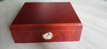 Humidor voor sigaren beschikbaar voor biedingen