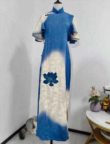 Unieke Qipao-jurk beschikbaar voor biedingen