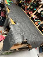 Zwarte kleur halve huid 1.3mm dik iets stug kroko print A555, Hobby en Vrije tijd, Ophalen of Verzenden, Zo goed als nieuw