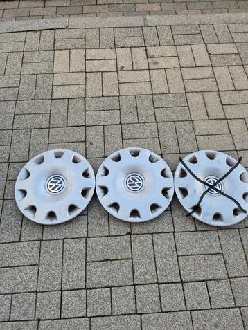 2 VW 15 INCH WIELDOPPEN beschikbaar voor biedingen