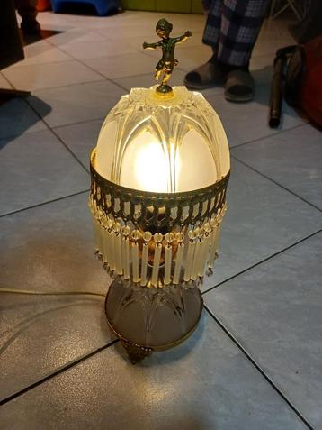 vintage kristallen lamp met engel op  beschikbaar voor biedingen