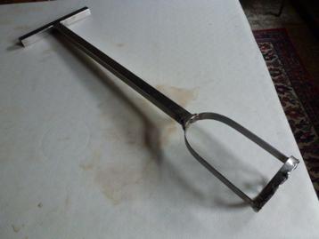 Pureestamper voor kippenvoer beschikbaar voor biedingen