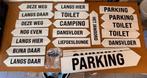 Wegwijzers wit (assortiment), Ophalen, Zo goed als nieuw, Feestartikel