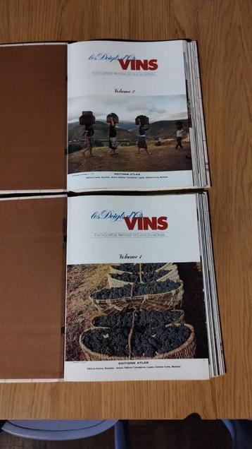 LES DOIGTS D'OR, Encyclopédies VINS, 2 volumes, éd. Atlas 79 beschikbaar voor biedingen