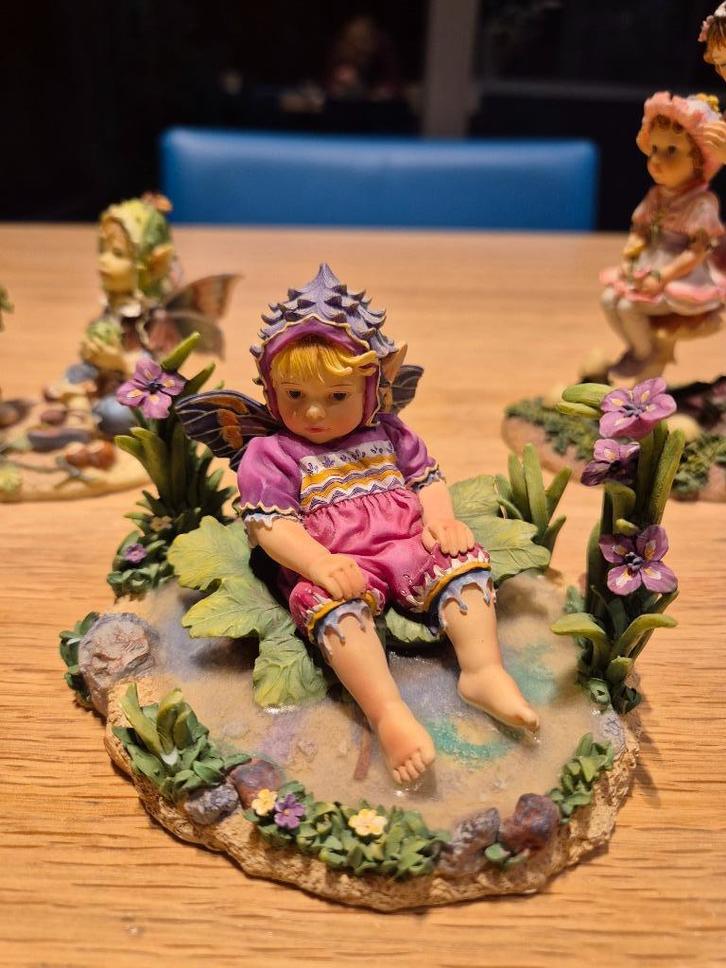 vijf beeldjes elfjes  Christine Haworth Collection, Huis en Inrichting, Overige Huis en Inrichting, Zo goed als nieuw, Ophalen