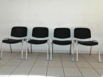 stoelen beschikbaar voor biedingen