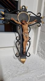 Très beau crucifix  en fer forgé et porcelaine hauteur  35cm, Antiek en Kunst, Antiek | Religieuze voorwerpen