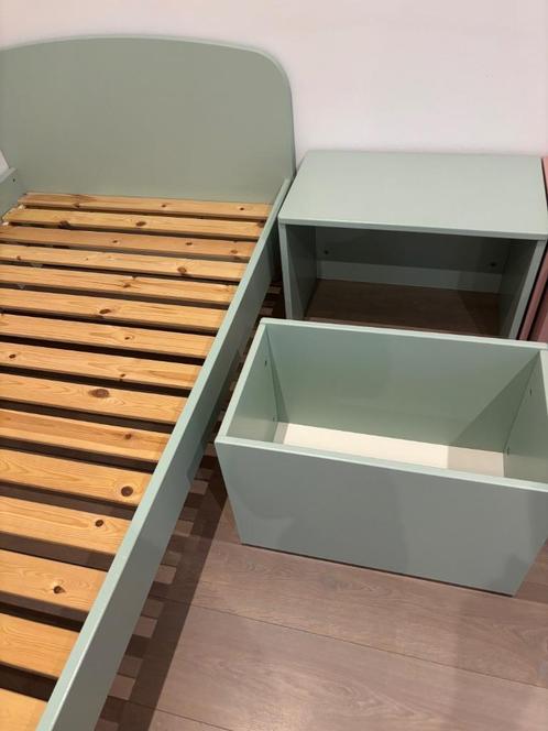 Bed en nachtkastje kinderkamer, Kinderen en Baby's, Kinderkamer | Bedden, Gebruikt, 180 cm of meer, 85 tot 100 cm, Lattenbodem