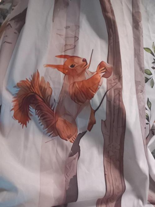 Tenture légère en synthétique  animaux de la forêt +coussin, Huis en Inrichting, Stoffering | Gordijnen en Lamellen, Zo goed als nieuw