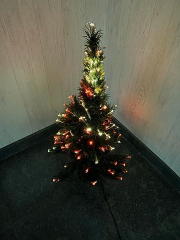 Kunst kerstboom met glasvezel verlichting beschikbaar voor biedingen