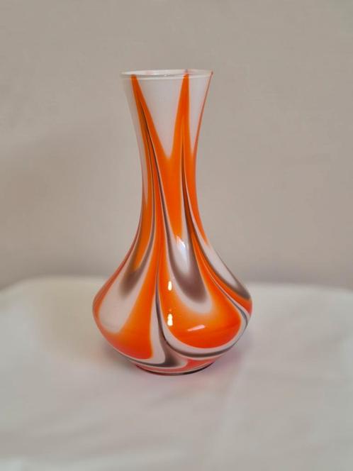 Vintage opaline vaas Carlo Moretti 1970's, Huis en Inrichting, Woonaccessoires | Vazen, Wit, Ophalen of Verzenden