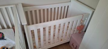 Babybedje wit beschikbaar voor biedingen