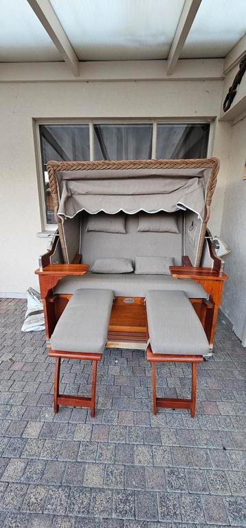 XL Strandkorf / tuinstoel in mahoniehout op wielen. beschikbaar voor biedingen