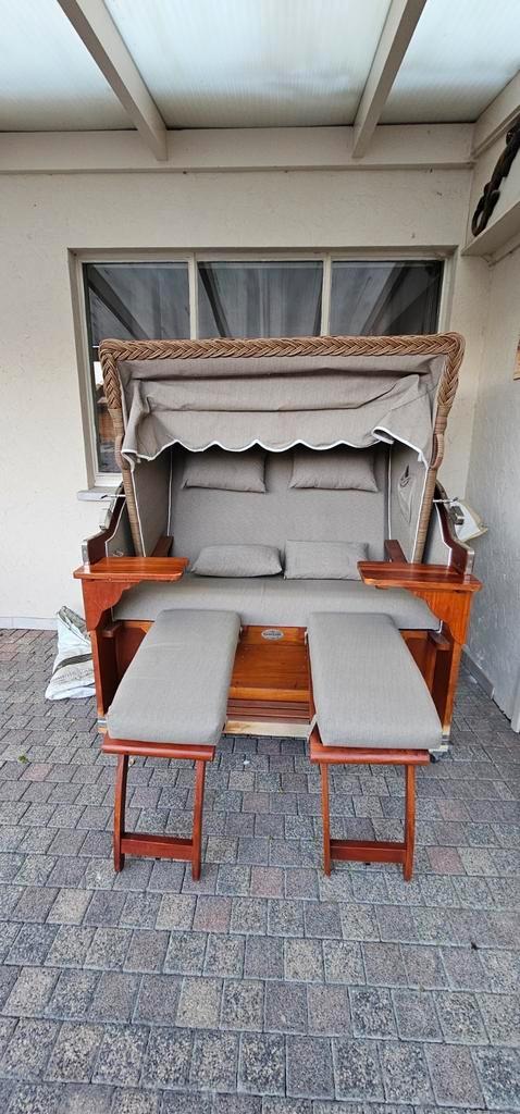 XL Strandkorf / tuinstoel in mahoniehout op wielen., Tuin en Terras, Tuinbanken, Zo goed als nieuw, Ophalen
