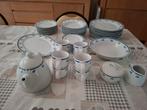 44-delige eetservies in het wit met blauwe accenten., Huis en Inrichting, Keuken | Servies, Ophalen, Zo goed als nieuw, Bord(en)