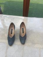 Escarpins en nubuck gris, Ophalen, Pumps, Zo goed als nieuw, Grijs