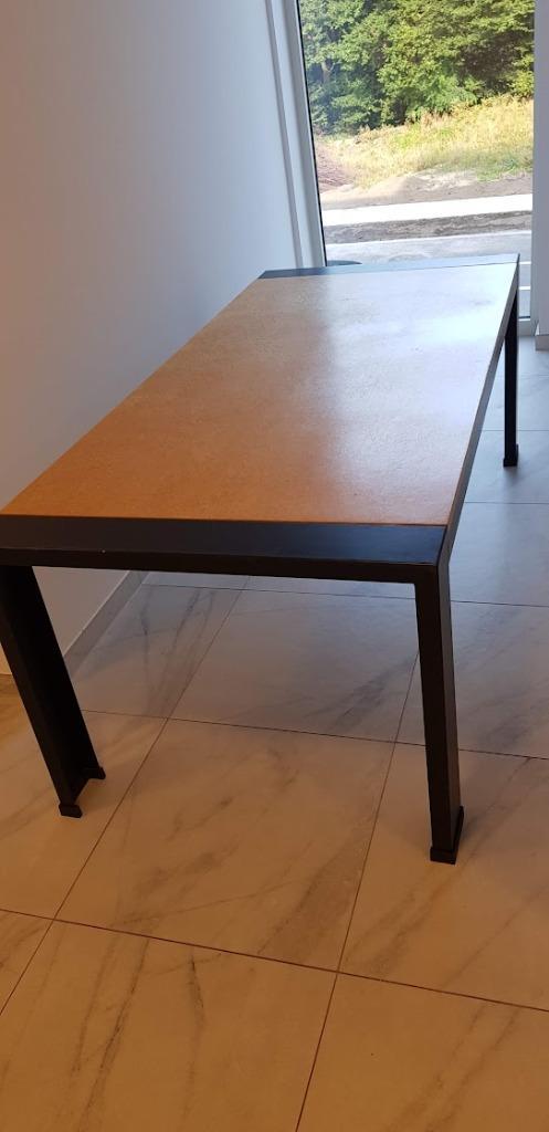 Grote Tafel met stevig glad kunststofblad in wortelhoutprint, Huis en Inrichting, Tafels | Eettafels, Gebruikt, Ophalen