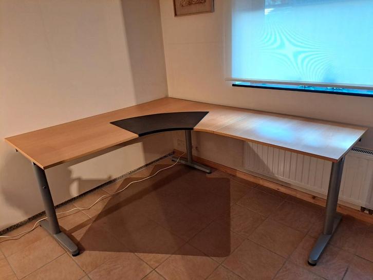 Bureau d'angle (Ikea) avec chaise de bureau (ev), Maison & Meubles, Bureaux, Enlèvement