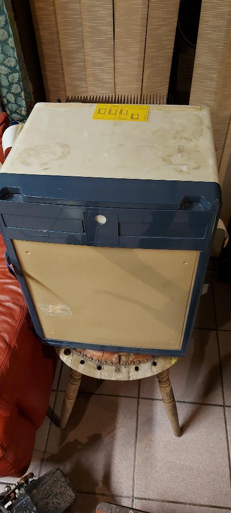 mini frigo, Elektronische apparatuur, Koelkasten en IJskasten, Zo goed als nieuw, Met vriesvak, Minder dan 75 liter, Minder dan 85 cm