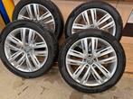 Originele 19 inch VW Tiguan velgen + Pirelli Winterbanden, Winterbanden, Band(en), Ophalen, 19 inch