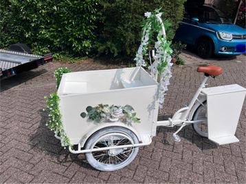 Trouw bakfiets reclame fiets beschikbaar voor biedingen