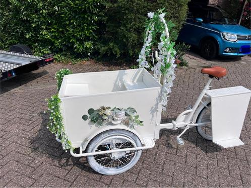 Trouw bakfiets reclame fiets, Fietsen en Brommers, Fietsen | Bakfietsen, Zo goed als nieuw, Ophalen