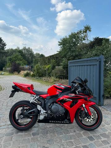 Honda CBR 1000RR Fireblade *SC57* beschikbaar voor biedingen