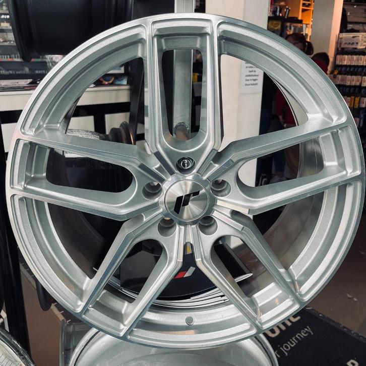 Japan Racing - JR25 - 8,5 x 19" - ET40 - 5x112, Auto-onderdelen, Overige Auto-onderdelen, Audi, Seat, Skoda, Ophalen