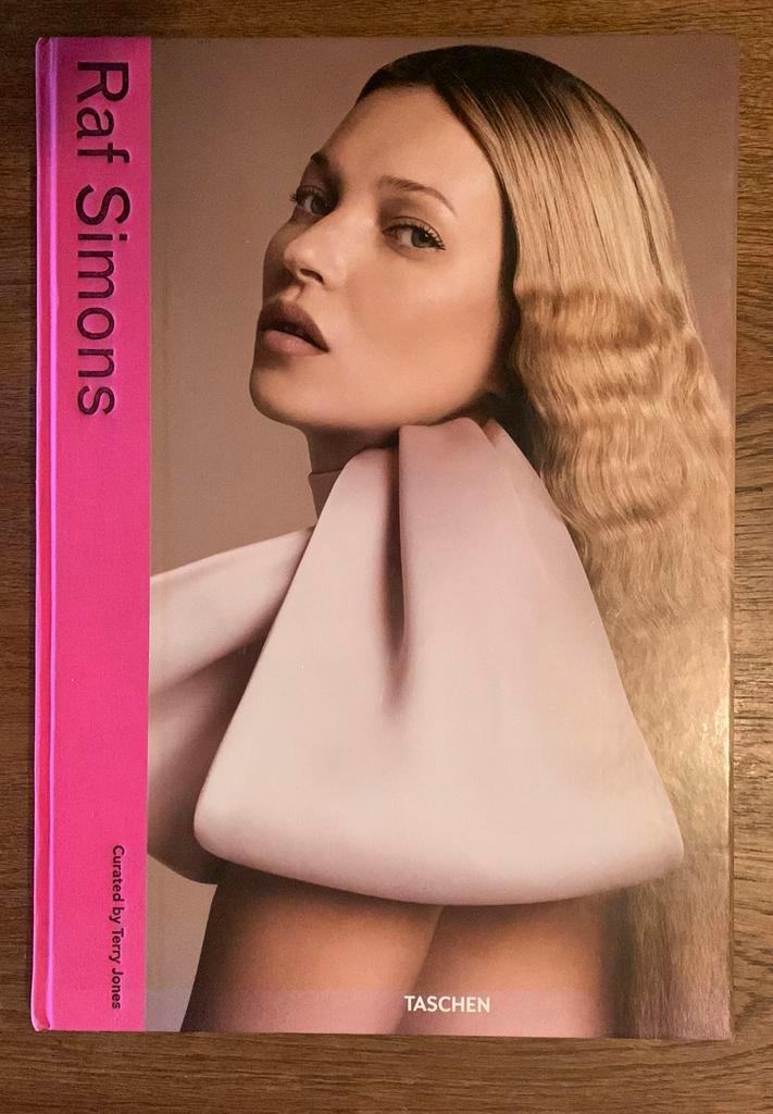 Raf Simons, Boeken, Mode, Zo goed als nieuw, Ophalen of Verzenden