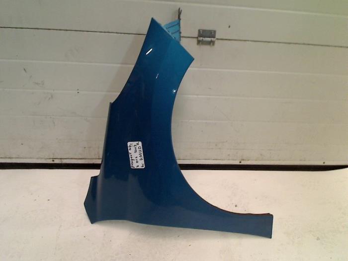 Aile avant droite d'un Peugeot 207 (KMU), Autos : Pièces & Accessoires, Carrosserie & Tôlerie, Peugeot, Utilisé, 3 mois de garantie