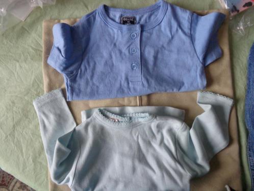 2 t-shirts  korte en lange mouw 9 maanden, Kinderen en Baby's, Kinderkleding | Maat 98, Gebruikt, Jongen of Meisje, Shirt of Longsleeve
