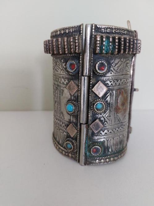 Tribal verzilverde manchetarmbanden Kuchi Afghanistan nomade, Antiek en Kunst, Kunst | Niet-Westerse kunst, Ophalen of Verzenden