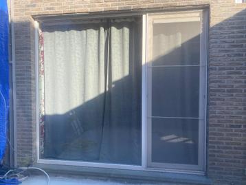 Kozijn met dubbel glas, Doe-het-zelf en Bouw, Raamkozijnen en Schuifdeuren, Ophalen, Kunststof, Gebruikt, Inclusief glas