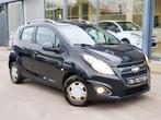 Chevrolet Spark 1.0 ESSENCE 68CV/ 5 PORTES - AIRCO - 1ER, Auto's, Chevrolet, Voorwielaandrijving, Euro 5, Stof, Zwart