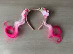 Diadeem met roze stukjes haar en 2 bloemen, Kinderen en Baby's, Kindermode-accessoires, Ophalen, Gebruikt