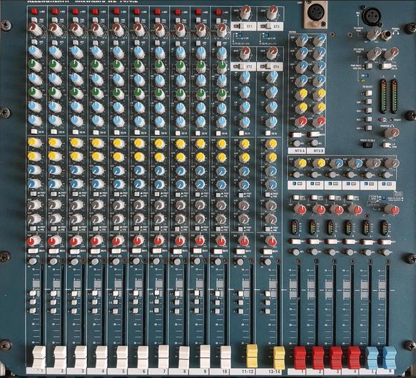 Allen Heath WZ³ 14/4/2 Mixing console met Flight Case, Musique & Instruments, Tables de mixage, Utilisé, 10 à 20 canaux, Entrée micro