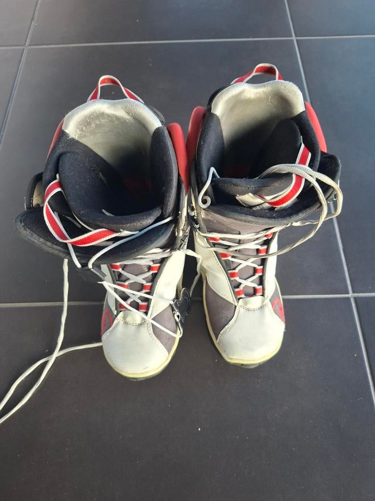 Snowboard botten maat 39. Merk is Quechua, Enlèvement