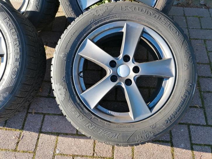 Hyundai Tucson 17 inch winterbanden op velgen met sensoren., Auto-onderdelen, Banden en Velgen, Ophalen