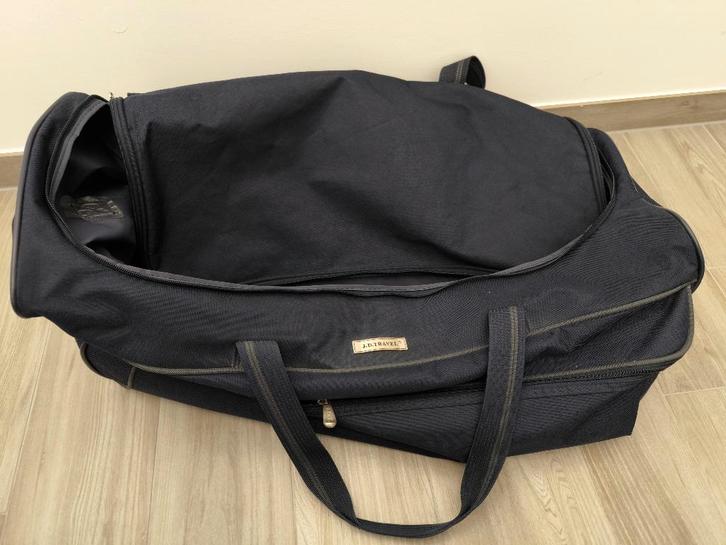 Ruime sporttas van het merk JDTravel, Handtassen en Accessoires, Tassen | Sporttassen, Zo goed als nieuw, Unisex volwassen, Ophalen