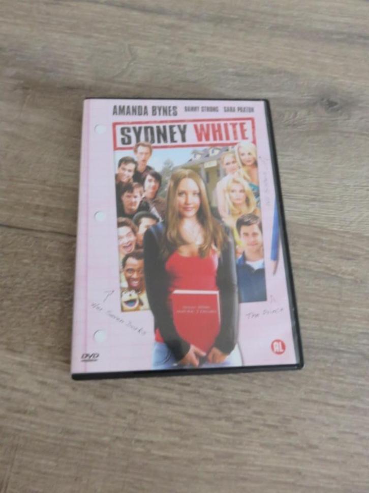 DVD : Sydney White - Komedie - Bynes - Strong - Paxton, Cd's en Dvd's, Dvd's | Komedie, Overige genres, Alle leeftijden, Ophalen of Verzenden