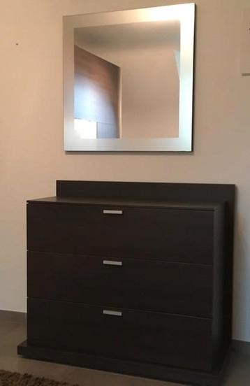 Dressoir kast beschikbaar voor biedingen