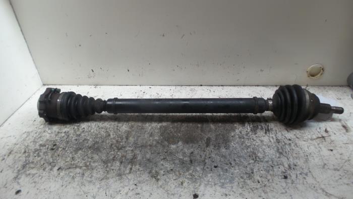 Aandrijfas rechts-voor van een Volkswagen Golf, Auto-onderdelen, Remmen en Aandrijving, Gebruikt, 3 maanden garantie, Ophalen of Verzenden